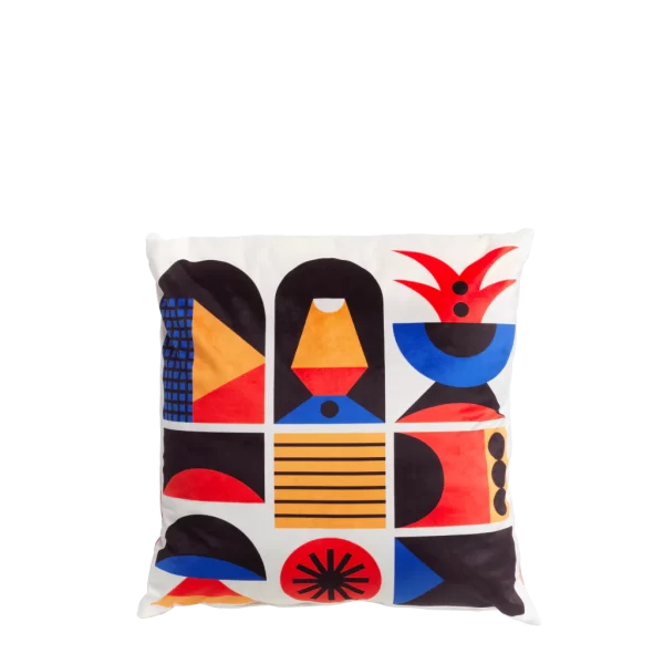 Qeeboo–Cushion-Oggian-Face-_45x45cm_–design-Marco-Oggian–02_4d588bed-1ace-424e-a23a-d85904962b22
